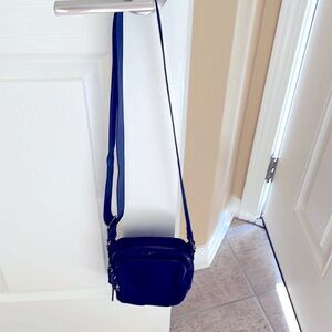 TUMI VOYAGER in NAVY BLUE Nylon leather polyester 3 card slots